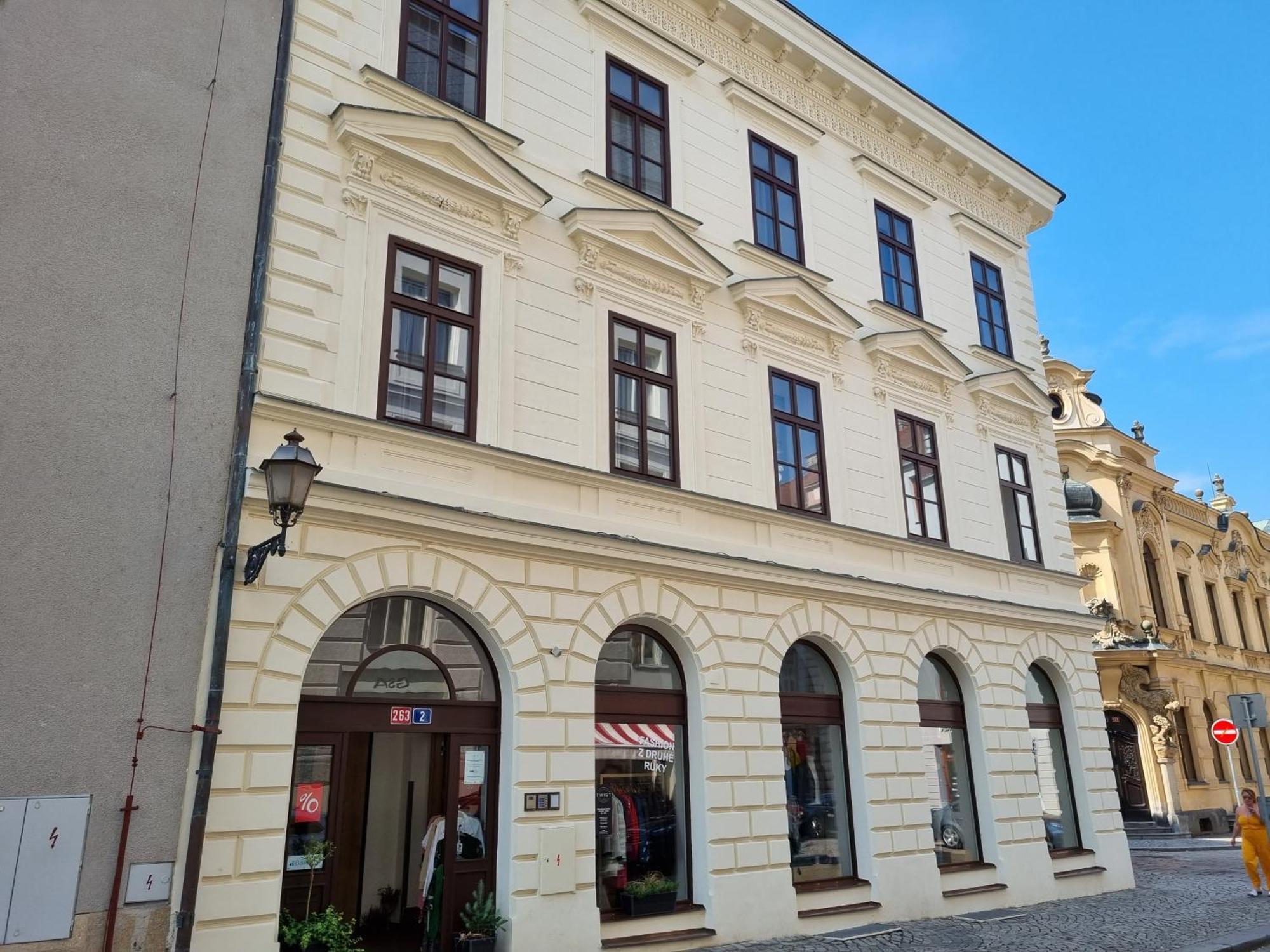 Moderni Podkrovni 2kk U Namesti S Klimatizaci Apartament