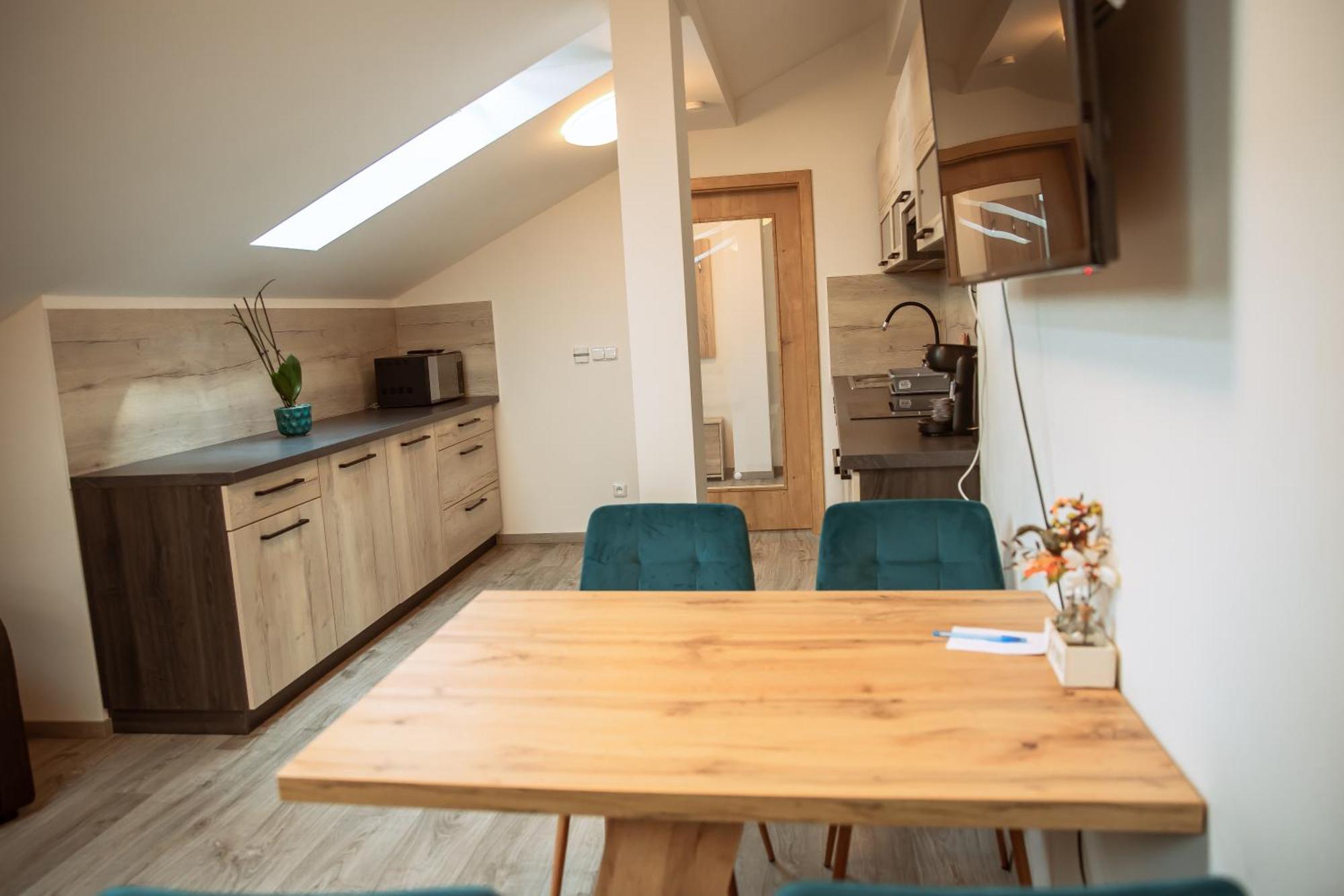 Apartament Moderni Podkrovni 2kk U Namesti S Klimatizaci *