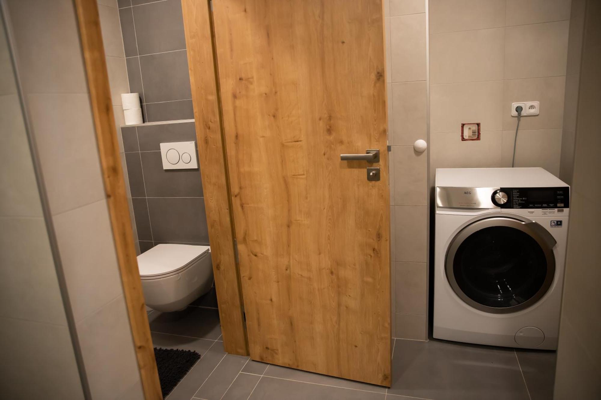 Moderni Podkrovni 2kk U Namesti S Klimatizaci Apartament *