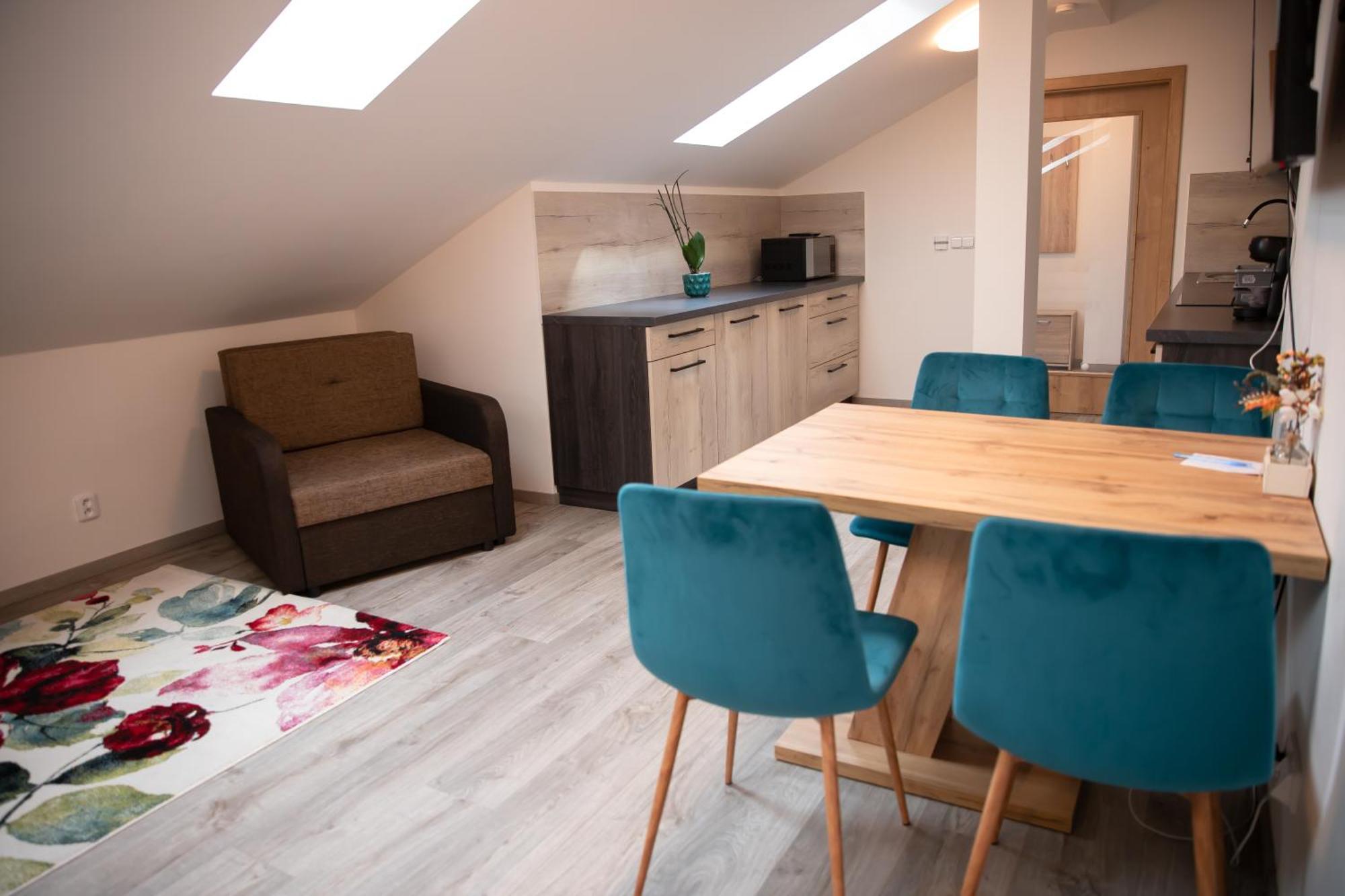 Apartament Moderni Podkrovni 2kk U Namesti S Klimatizaci