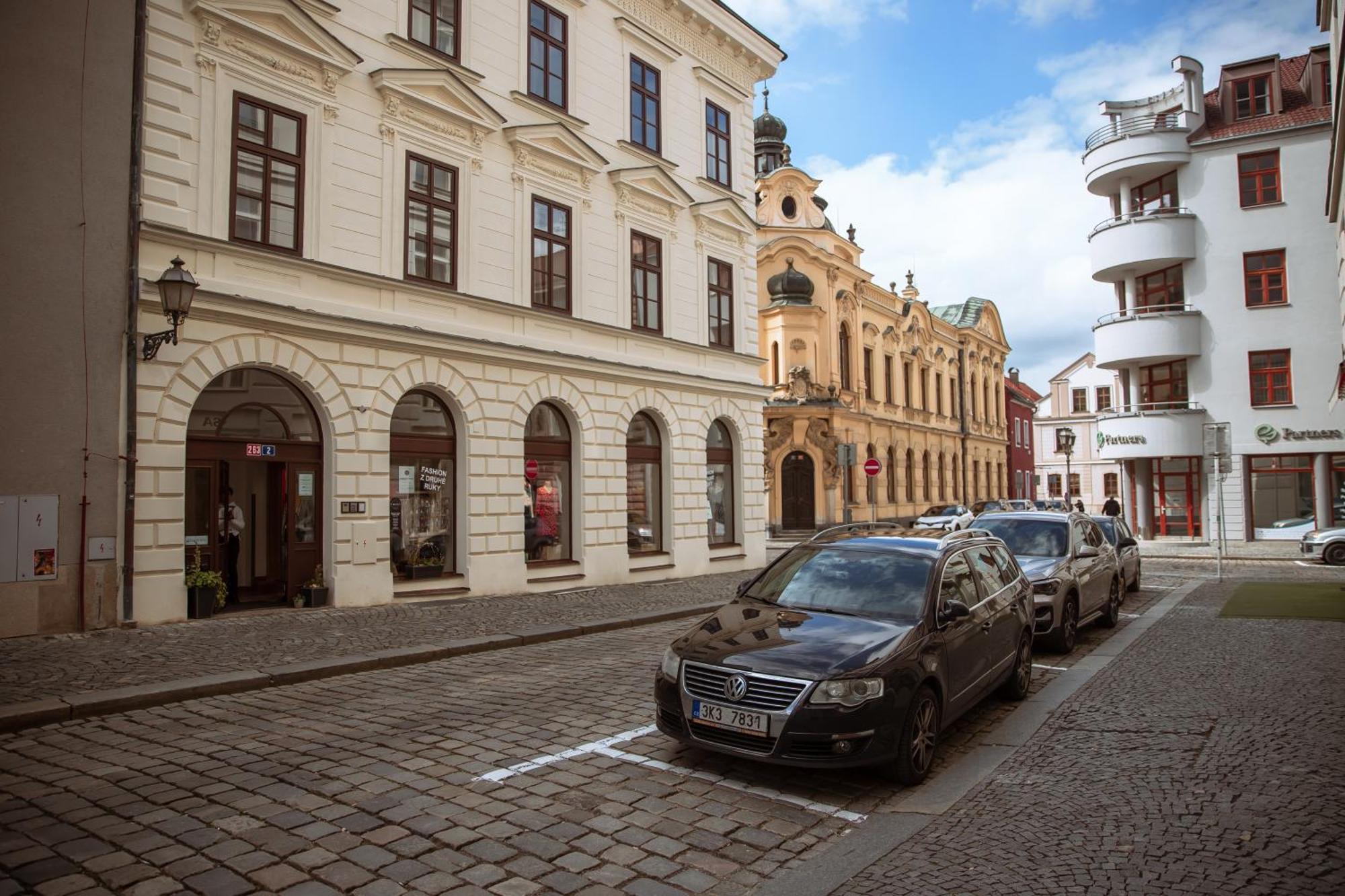 Moderni Podkrovni 2kk U Namesti S Klimatizaci
