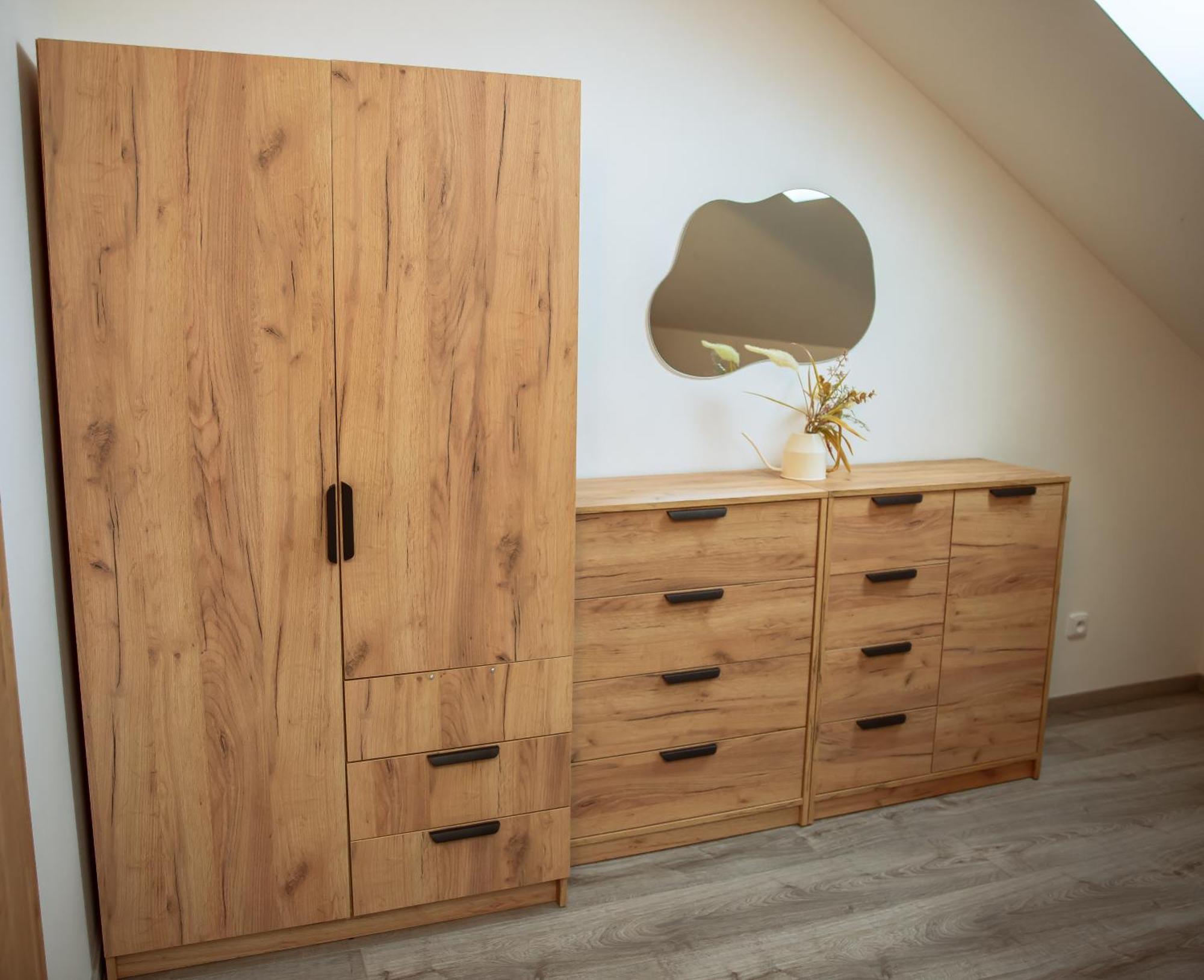 Moderni Podkrovni 2kk U Namesti S Klimatizaci Apartament Hradec Králové
